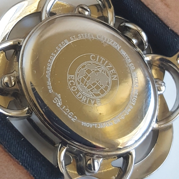 CITIZEN Eco-Drive Crystals & Mother of Pearl Women's Watch 💕 Needs a Battery! - Picture 10 of 14